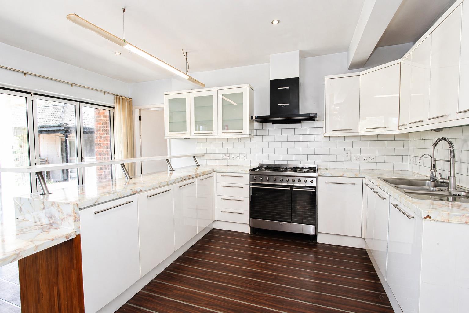 Roundwood Way, Banstead
